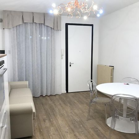 Appartamento Internazionale 阿巴诺泰尔梅 外观 照片